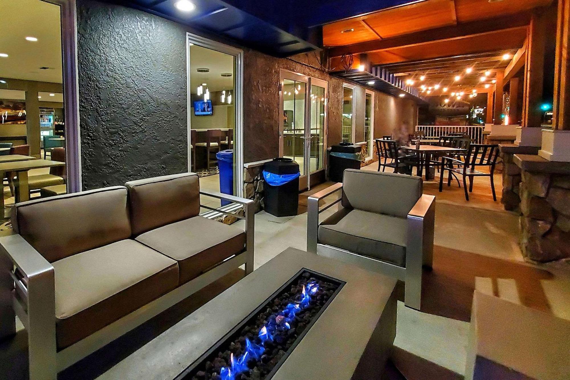 Cielo Hotel Bishop-Mammoth, Ascend Hotel Collection Buitenkant foto